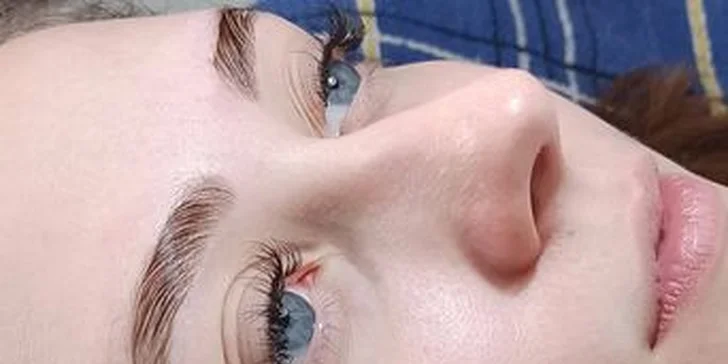Lash lifting, farbenie mihalníc aj laminácia obočia