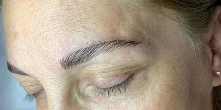 Lash lifting, farbenie mihalníc aj laminácia obočia