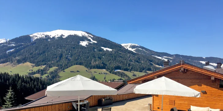 Zima v Kitzbühelských Alpách: 2 km od zjazdoviek, wellness, polpenzia a zľavová karta Alpbachtal Card