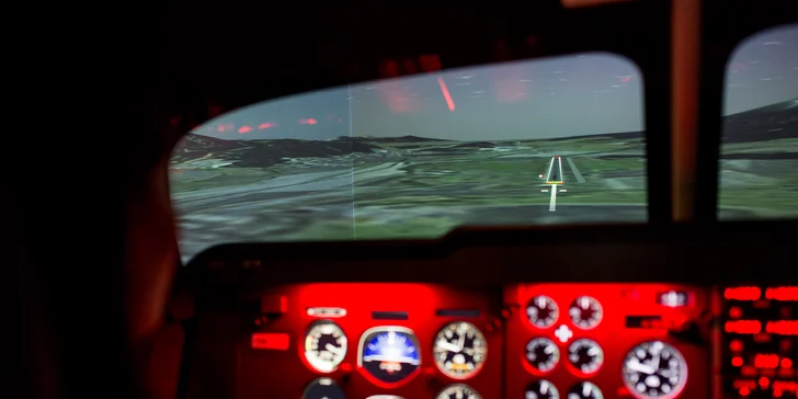 Doprajte si jedinečný letecký zážitok a preleťte sa na leteckom simulátore ELITE EVOLUTION BEECHCRAFT BARON 58!