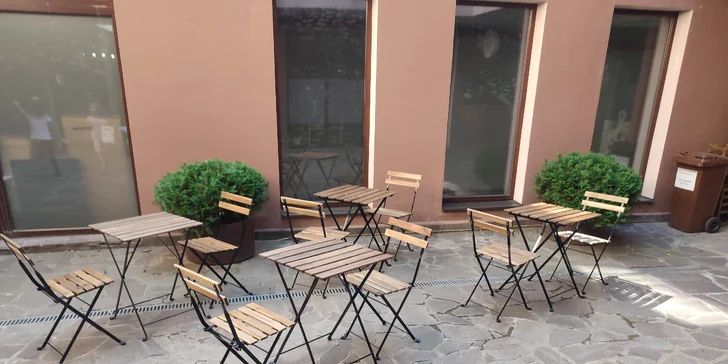 Sladký plnený BIO croissant, energetický nápoj či Bubble Tea