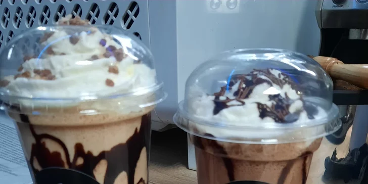 Sladký plnený BIO croissant, energetický nápoj či Bubble Tea
