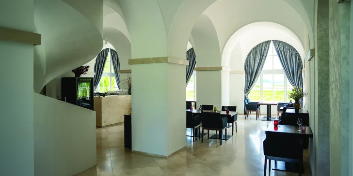 Pobyt na Južnej Morave s raňajkami aj degustačnou večerou v CHATEAU DE FRONTIERE**** v srdci Lednicko-valtického areálu