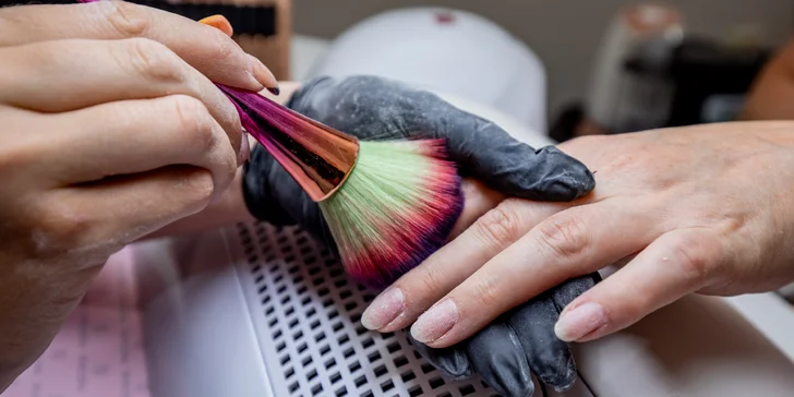 Gél lak, japonská alebo klasická manikúra v Mirieva Nailbar