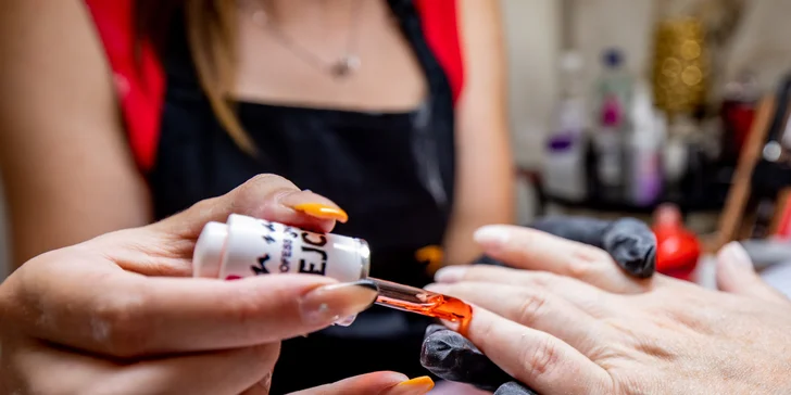Gél lak, japonská alebo klasická manikúra v Mirieva Nailbar
