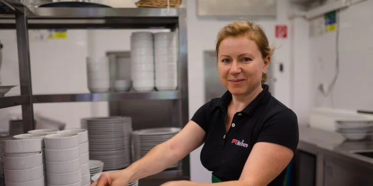 Príjemná dovolenka v Bratislave: hotel v tichej lokalite Rače, raňajkové menu a služby personálu so zdravotným znevýhodnením