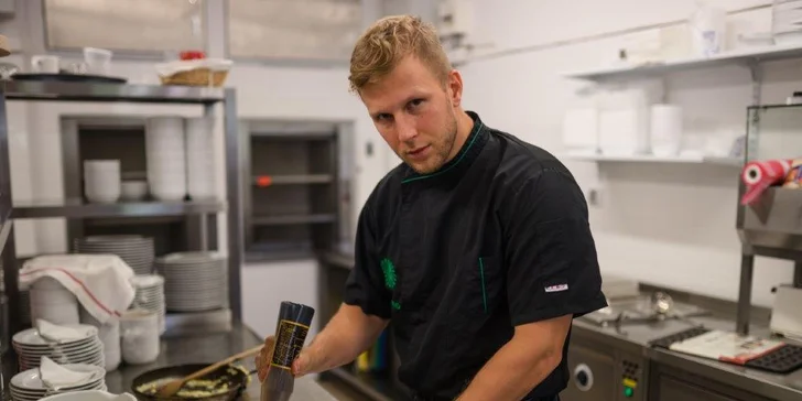 Príjemná dovolenka v Bratislave: hotel v tichej lokalite Rače, raňajkové menu a služby personálu so zdravotným znevýhodnením