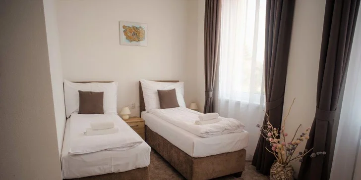 Príjemná dovolenka v Bratislave: hotel v tichej lokalite Rače, raňajkové menu a služby personálu so zdravotným znevýhodnením