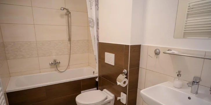 Príjemná dovolenka v Bratislave: hotel v tichej lokalite Rače, raňajkové menu a služby personálu so zdravotným znevýhodnením