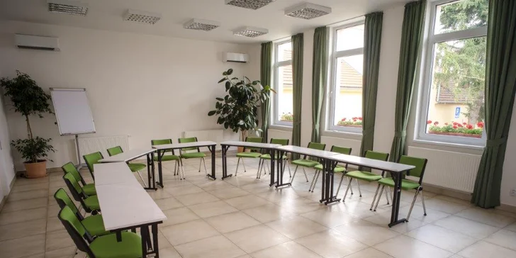 Príjemná dovolenka v Bratislave: hotel v tichej lokalite Rače, raňajkové menu a služby personálu so zdravotným znevýhodnením
