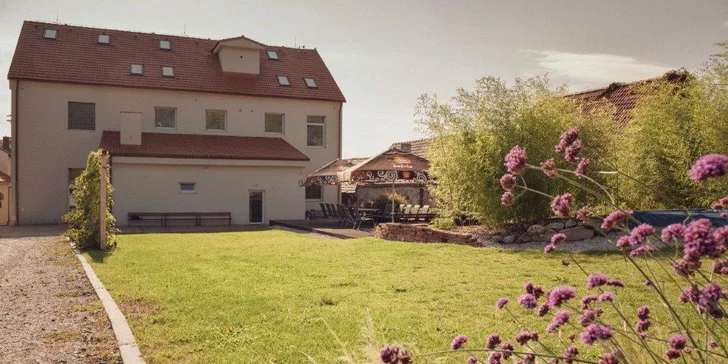 Príjemná dovolenka v Bratislave: hotel v tichej lokalite Rače, raňajkové menu a služby personálu so zdravotným znevýhodnením