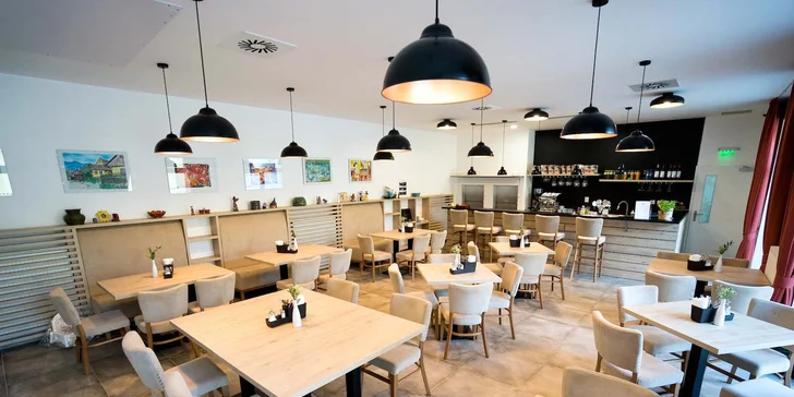 Príjemná dovolenka v Bratislave: hotel v tichej lokalite Rače, raňajkové menu a služby personálu so zdravotným znevýhodnením