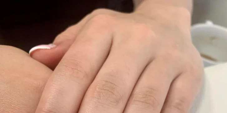 Japonská manikúra, gél lak či balíček s parafínovým zábalom