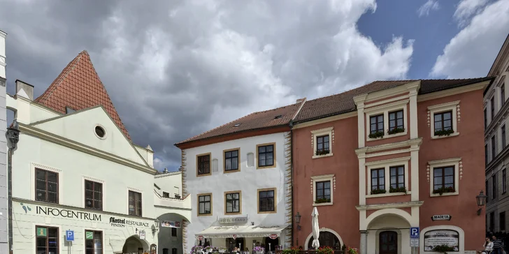 Pobyt v centre Českého Krumlova s ​​raňajkami či polpenziou a fľašou prosecca