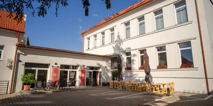Príjemná dovolenka v Bratislave: hotel v tichej lokalite Rače, raňajkové menu a služby personálu so zdravotným znevýhodnením