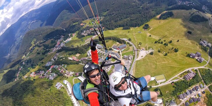 Tandemový paragliding s kvalitným videom a fotografiami v SR, ČR alebo v Alpách