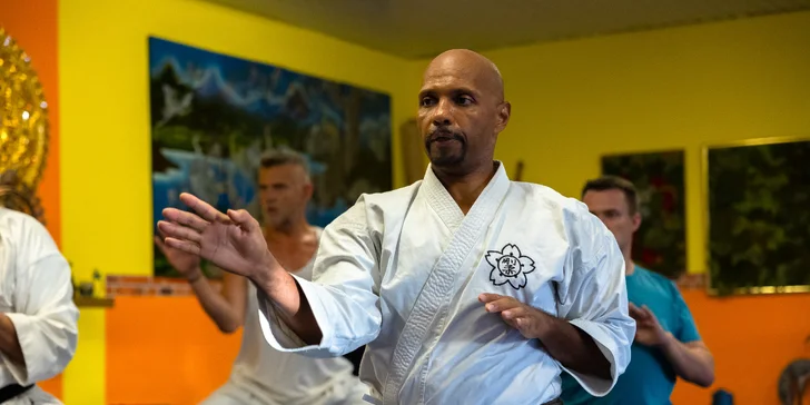 Karate s Fredym Ayisim pre začiatočníkov aj pokročilých