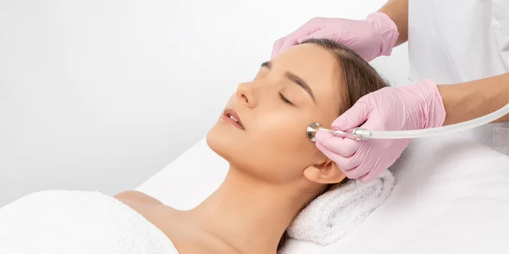 Chemický peeling alebo diamantová mikrodermabrázia