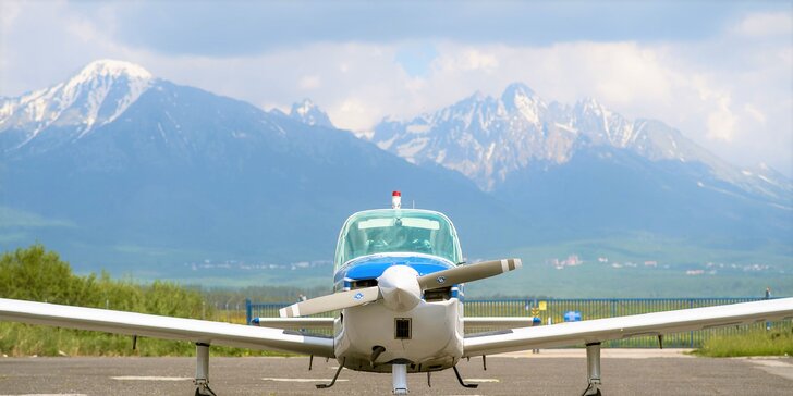 Vyhliadkové lety lietadlom BEECHCRAFT BE23 pre 1 až 3 osoby - aj s možnosťou pilotovania!