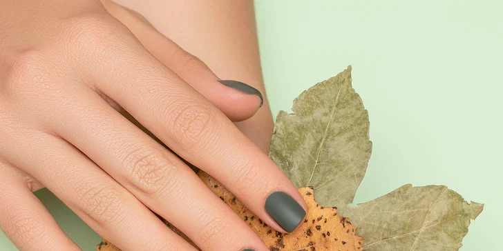 Gélové nechty (nové i dorábka) alebo denné či večerné líčenie vo Verka Lendy Nails