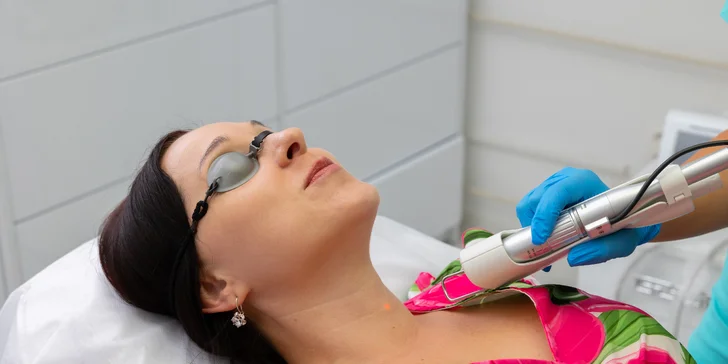 Zbohom, chĺpky! Epilácia medicínskym laserom Light EVO