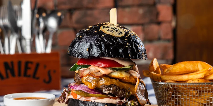 7 druhov peckových burgerov aj s hranolčekmi!