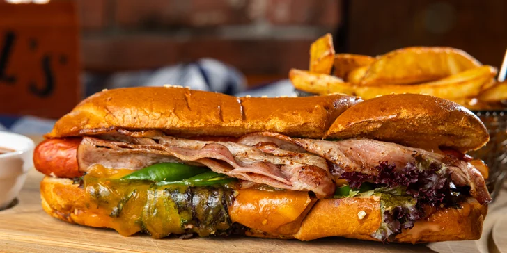 Poď do Daniels na originálny hotdog so steakovými hranolkami