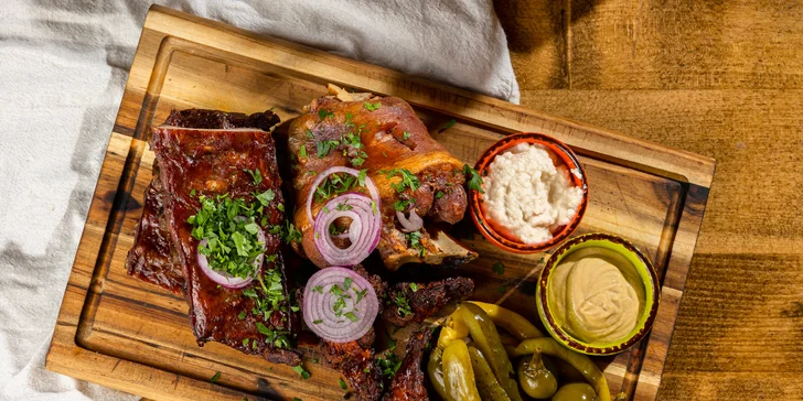 Pečené mäsové špeciality v DUNA Pub & Restaurant