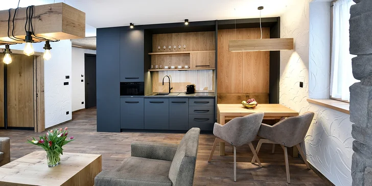 Zažite malebnú jeseň vo Vysokých Tatrách: apartmán s kuchyňou a krbom, možnosť wellnessu