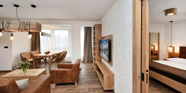 Zažite malebnú jeseň vo Vysokých Tatrách: apartmán s kuchyňou a krbom, možnosť wellnessu