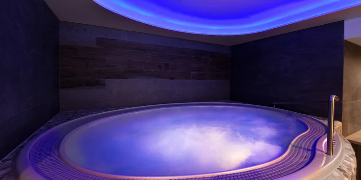 Zažite malebnú jeseň vo Vysokých Tatrách: apartmán s kuchyňou a krbom, možnosť wellnessu