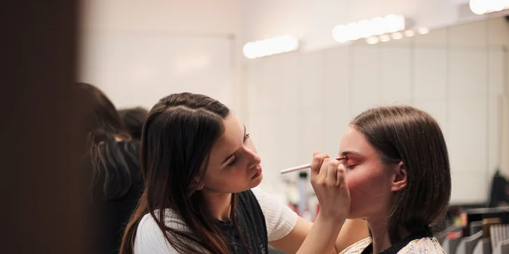 Kurzy a worshopy vo FAME MANAGEMENT: Vizážistika a make-up