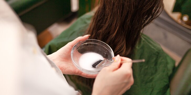 Rekonštrukčné kúry pre vlasy: Botox, bioplastika, keratín