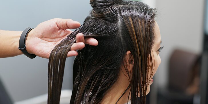 Kúry pre vaše vlasy: Rekonštrukčná, vyhladzovacia či očistná