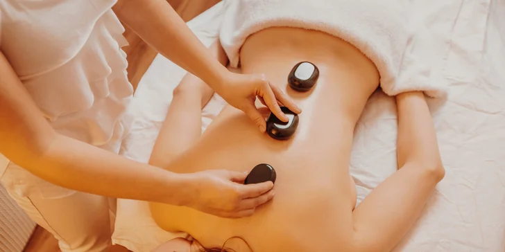 Klasická masáž, masáž lávovými kameňmi alebo masáž tváre s oxygenoterapiou
