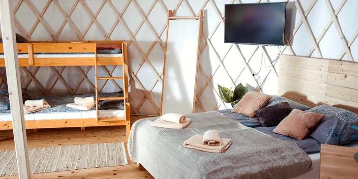 Havaj alebo africké safari v poľskom glampe: luxusné jurty pre 5 osôb s kuchyňou a privátnou vírivkou