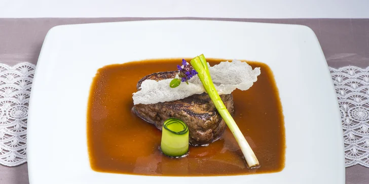 À la carte gurmánska večera a vstupy do podmanivého wellness
