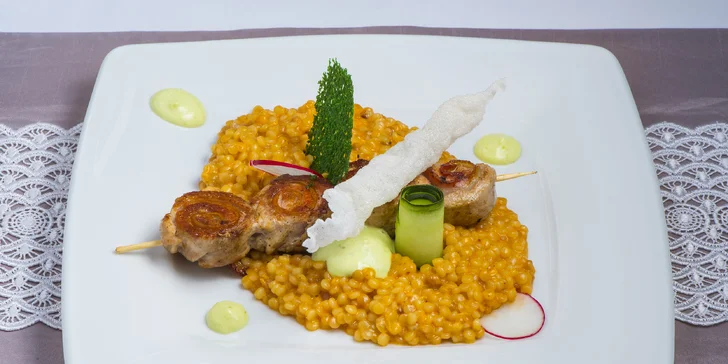 À la carte gurmánska večera a vstupy do podmanivého wellness