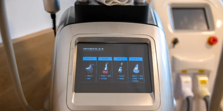 FACE CLEAN: Diamantová mikrodermabrázia a kyslíková terapia krku a dekoltu alebo celej tváre