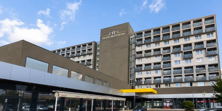 FACE CLEAN: Diamantová mikrodermabrázia a kyslíková terapia krku a dekoltu alebo celej tváre