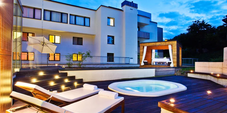Dovolenka pri slovinskom jazere Bled: raňajky a wellness, termíny aj na Silvestra