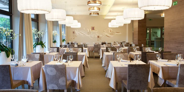 Dovolenka pri slovinskom jazere Bled: raňajky a wellness, termíny aj na Silvestra