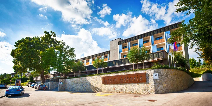 Dovolenka pri slovinskom jazere Bled: raňajky a wellness, termíny aj na Silvestra