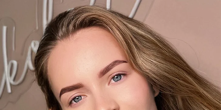 Lash filler, laminácia alebo farbenie obočia hennou