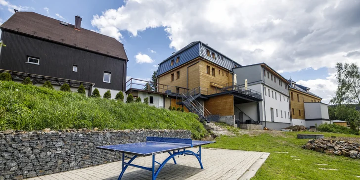 Relax blízko vrchu Klínovec: 4* hotel s privátnym wellness, izba s raňajkami alebo štúdio s kuchyňou