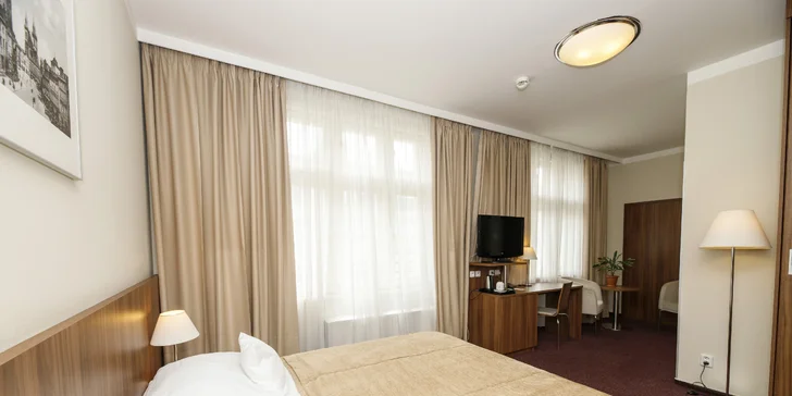 Pobyt v historickom centre Prahy: 4* hotel s raňajkami aj luxusným pohostením s fľašou sektu