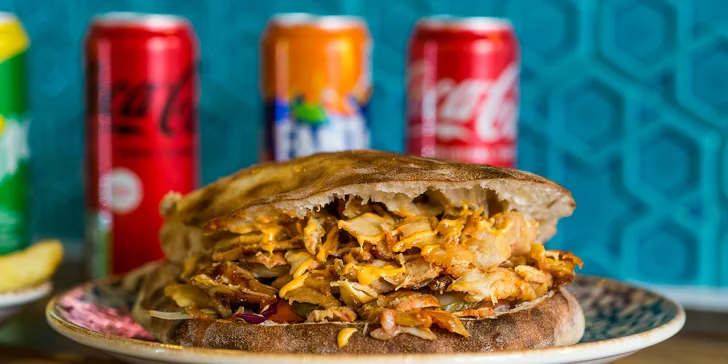 Doner Burger alebo Kebab Tanier s hranolčekmi a nápojom