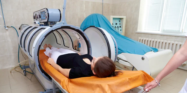 Vstup do hyperbarickej komory s tlakom 1,3 ATM