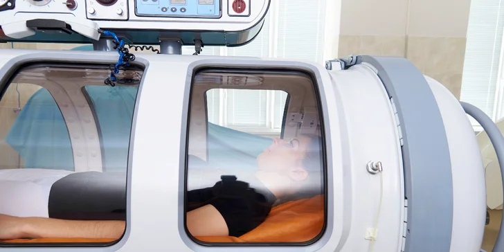 Vstup do hyperbarickej komory s tlakom 1,3 ATM