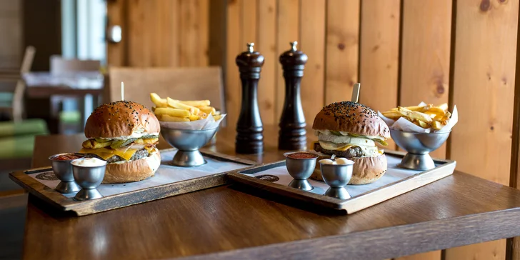 New Cheeseburger alebo Bacon burger s hranolčekmi a omáčkou